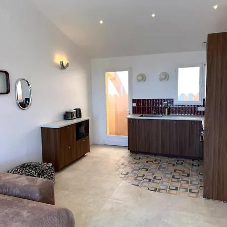 Chez Fleurette - Maison - Vue Exceptionnelle - Piscine Partagee רוקברון-סור-ארז'נס